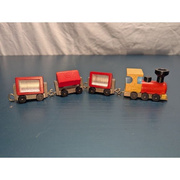 4 Piece Wooden Train Set Kids Toy Locomotive Choo Choo Red - Picture 1 of 8